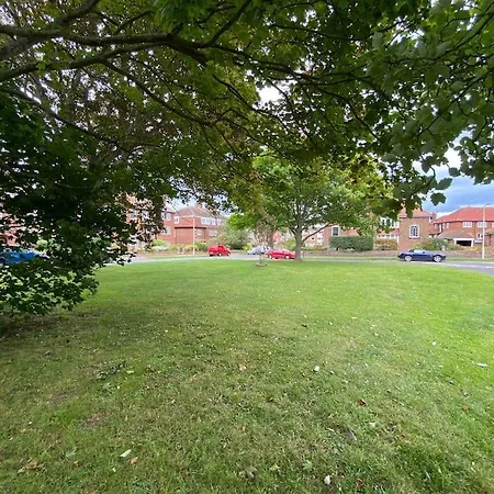 Апартаменты The North Bay Hideaway,